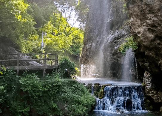 逃离广阔的山川