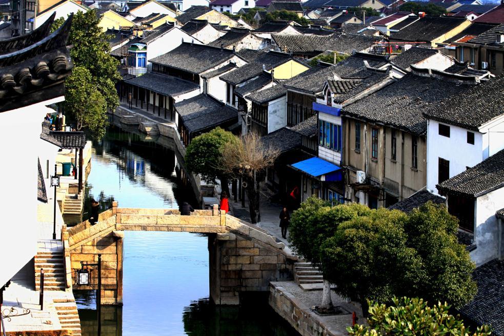 谈异地恋的时候，对方总是很冷淡，距离真的会让感情产生隔阂吗？