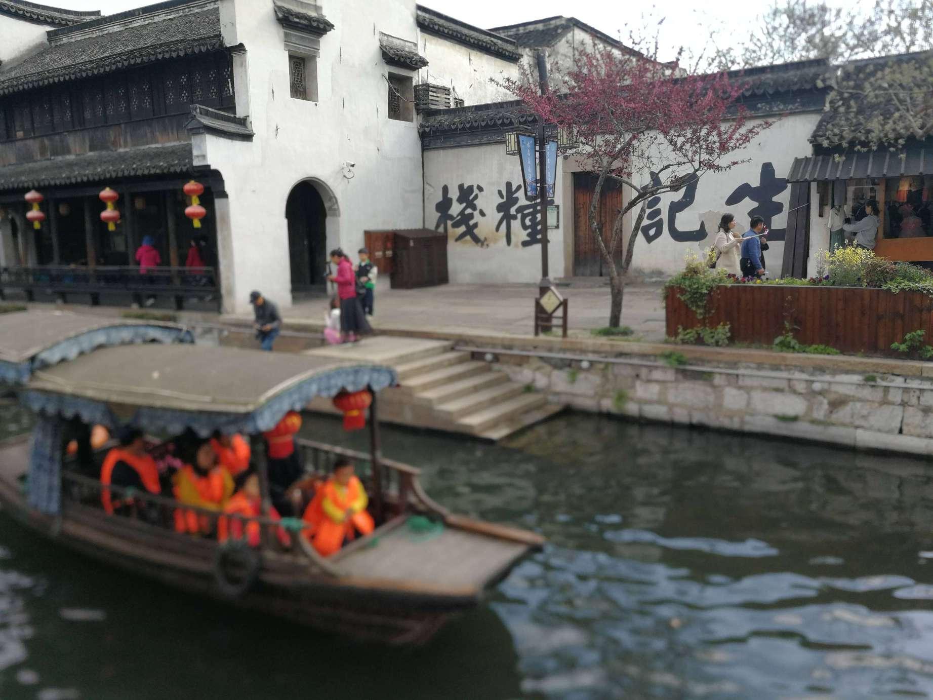 哄娃睡觉最难搞定,婆婆传给我了四个哄睡奇招,别说还真管用