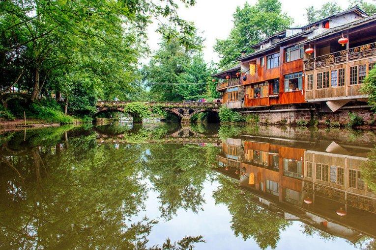 宋慧乔造型拉胯，江疏影大气，53岁俞飞鸿扛住了